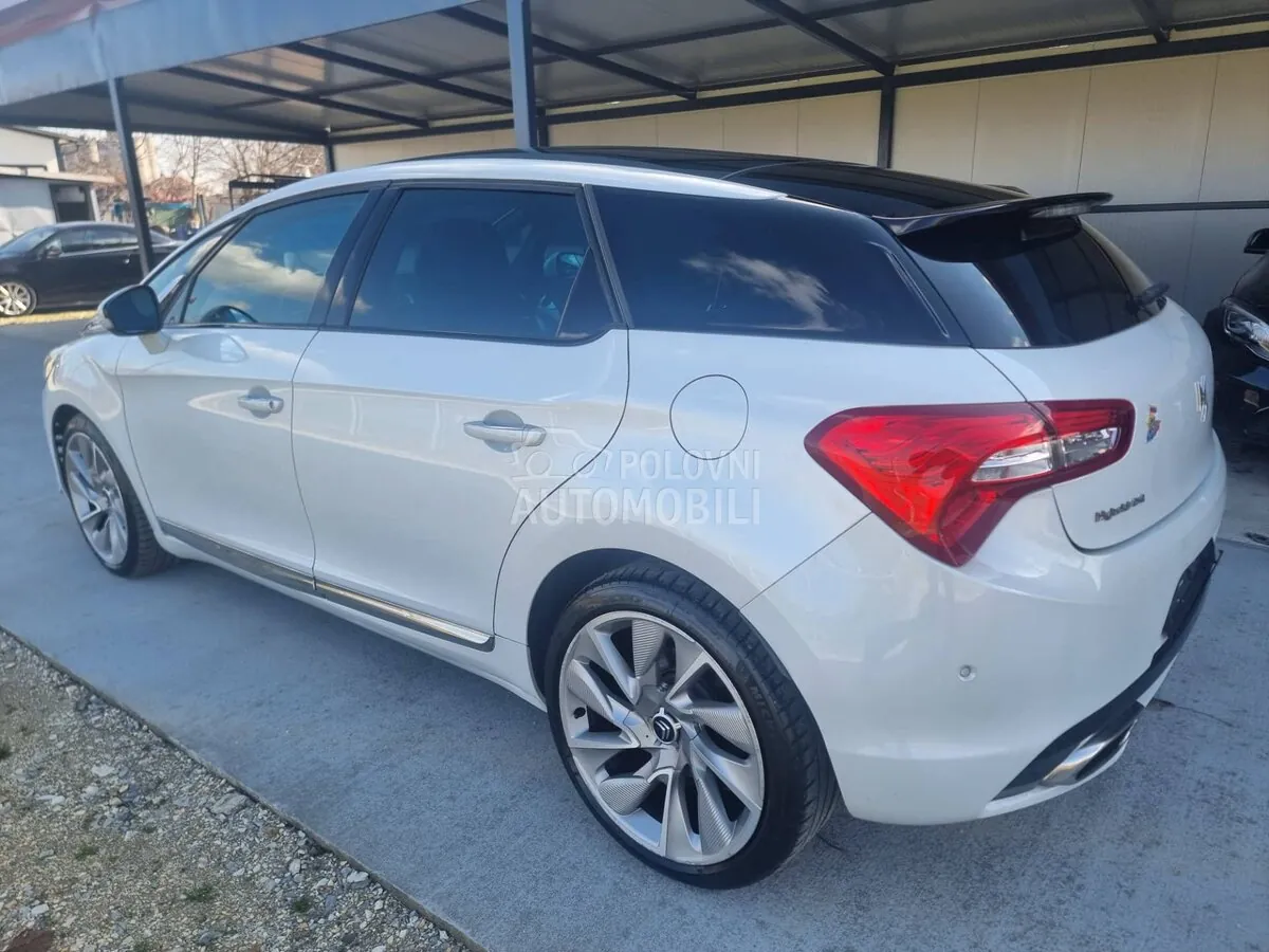 DS Automobiles 5 2015 photo 3