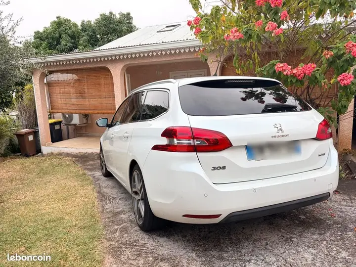 Peugeot 308 2015 photo 2