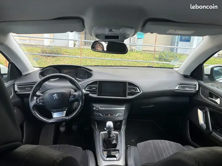 Peugeot 308 2015 photo 3