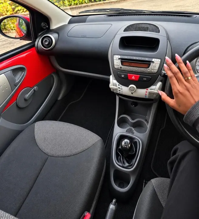Peugeot 107 2012 photo 3