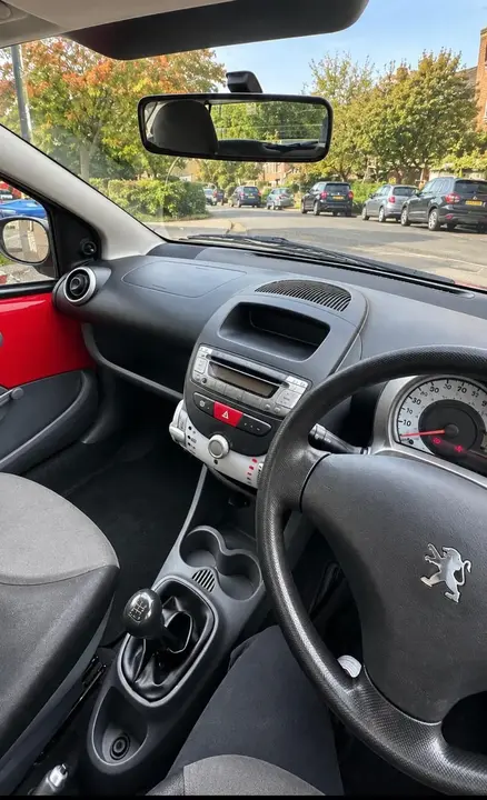 Peugeot 107 2012 photo 4