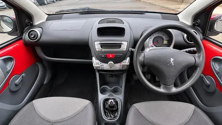 Peugeot 107 2012 photo 5