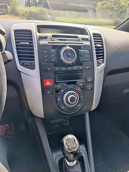 Kia Venga 2011 photo 5
