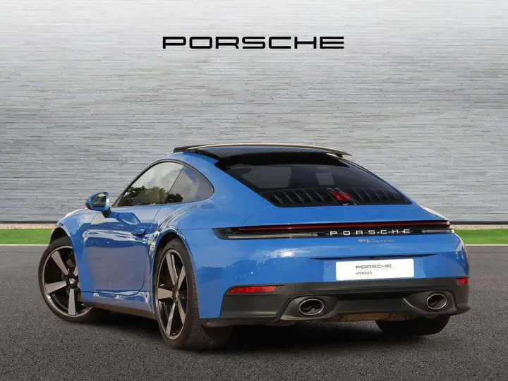 Porsche 911 2025 photo 4