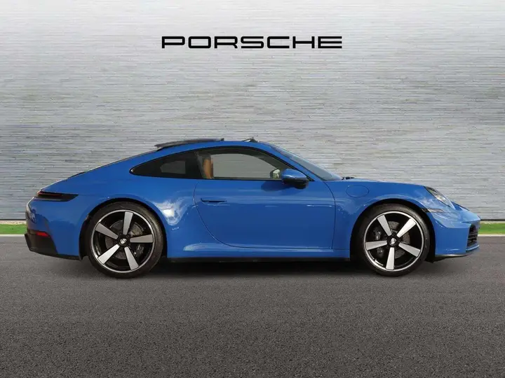Porsche 911 2025 photo 5
