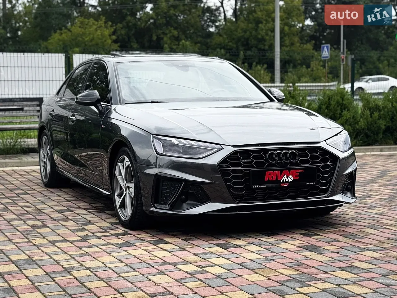 Audi A4 2023 photo 2