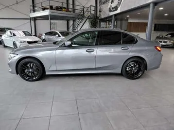 BMW 3 Series 2023 photo 3