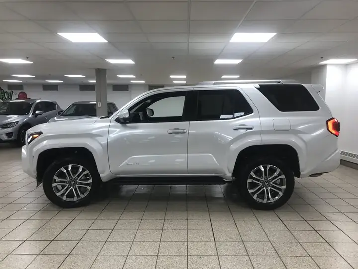 Toyota 4Runner 2026 photo 4