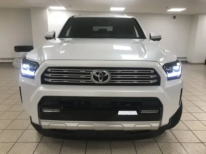 Toyota 4Runner 2026 photo 2