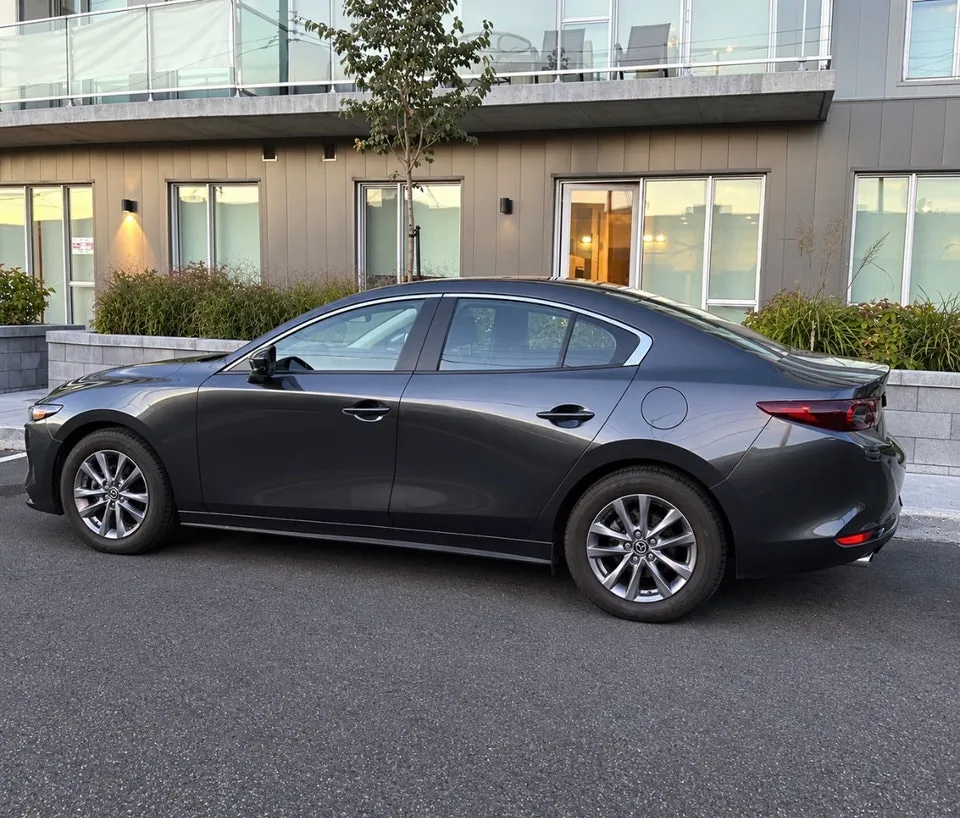 Mazda 3 2022 photo 4