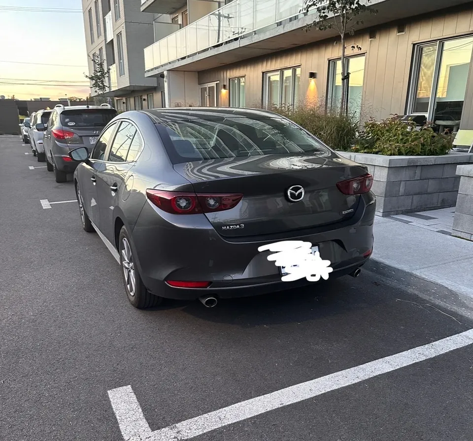 Mazda 3 2022 photo 2