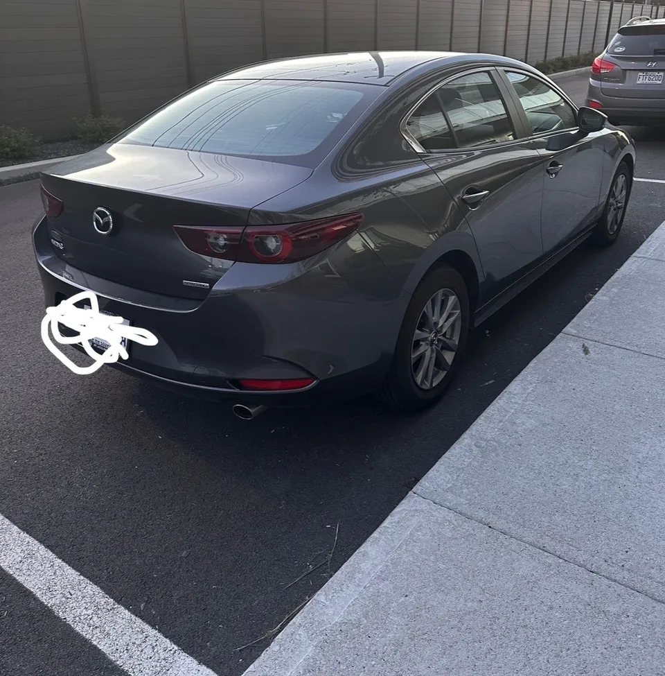 Mazda 3 2022 photo 3