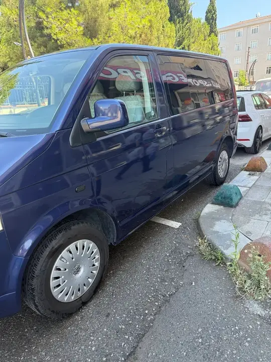 Volkswagen T5 2004 photo 3