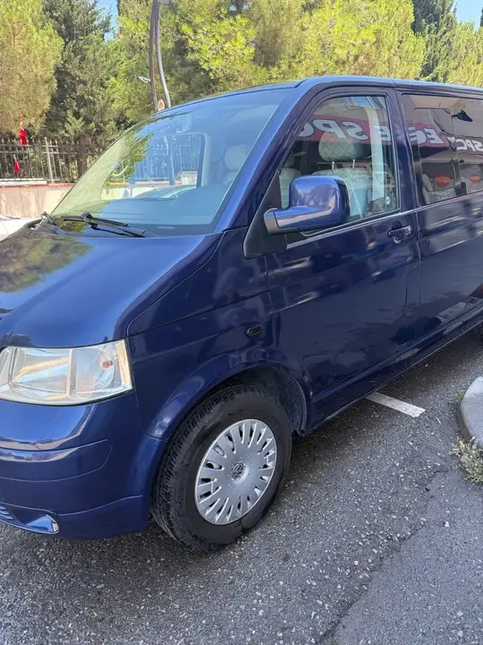 Volkswagen T5 2004 photo 2