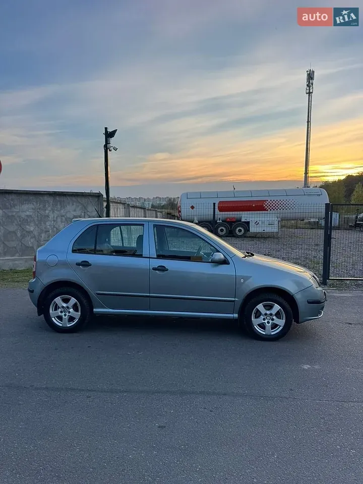Skoda Fabia 2006 photo 3