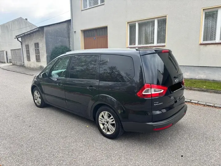 Ford Galaxy 2012 photo 3