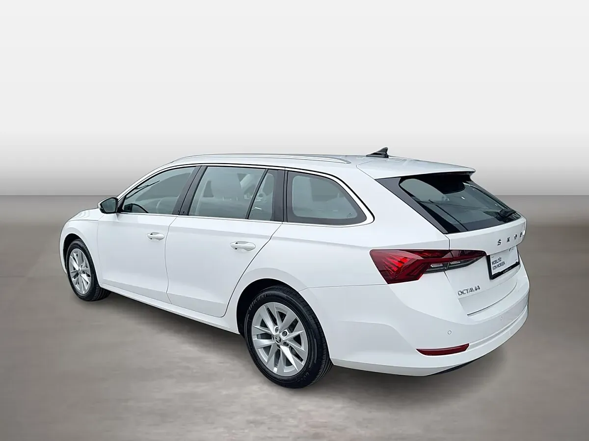 Skoda Octavia 2024 photo 3