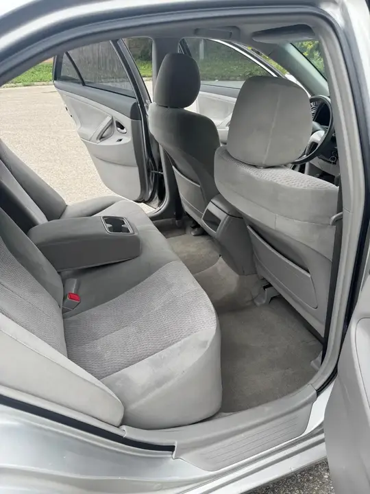 Toyota Camry 2011 photo 2