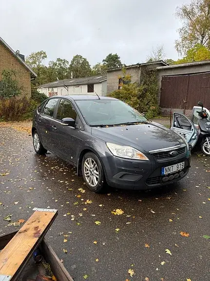 Ford Focus 2010 photo 2