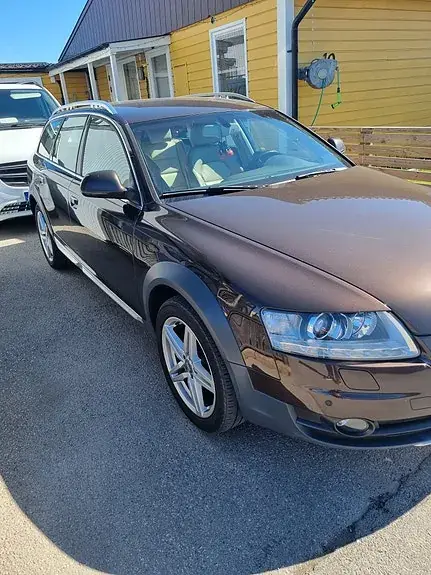 Audi A6 Allroad 2011 photo 2