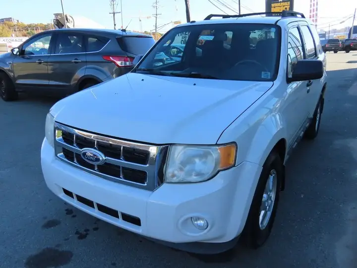Ford Escape 2010 photo 3
