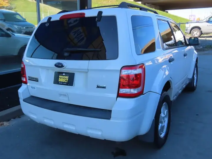 Ford Escape 2010 photo 5