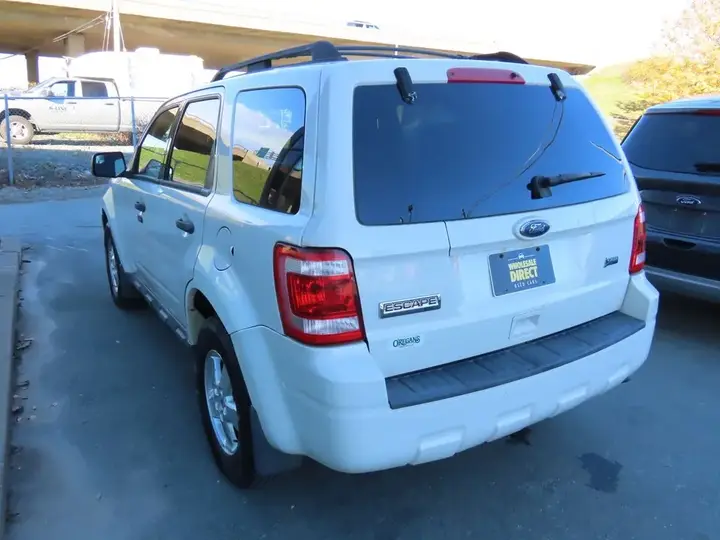 Ford Escape 2010 photo 4
