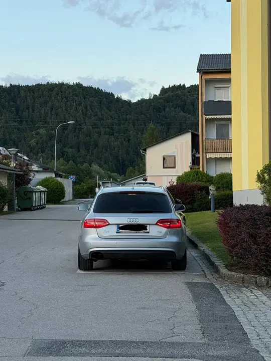 Audi A4 2012 photo 3