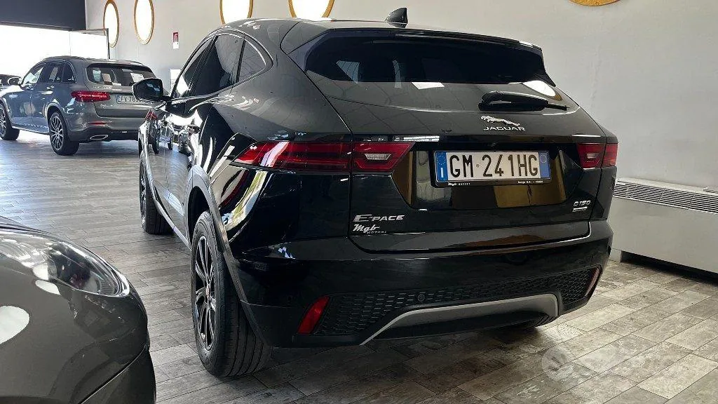 Jaguar E-Pace 2019 photo 4