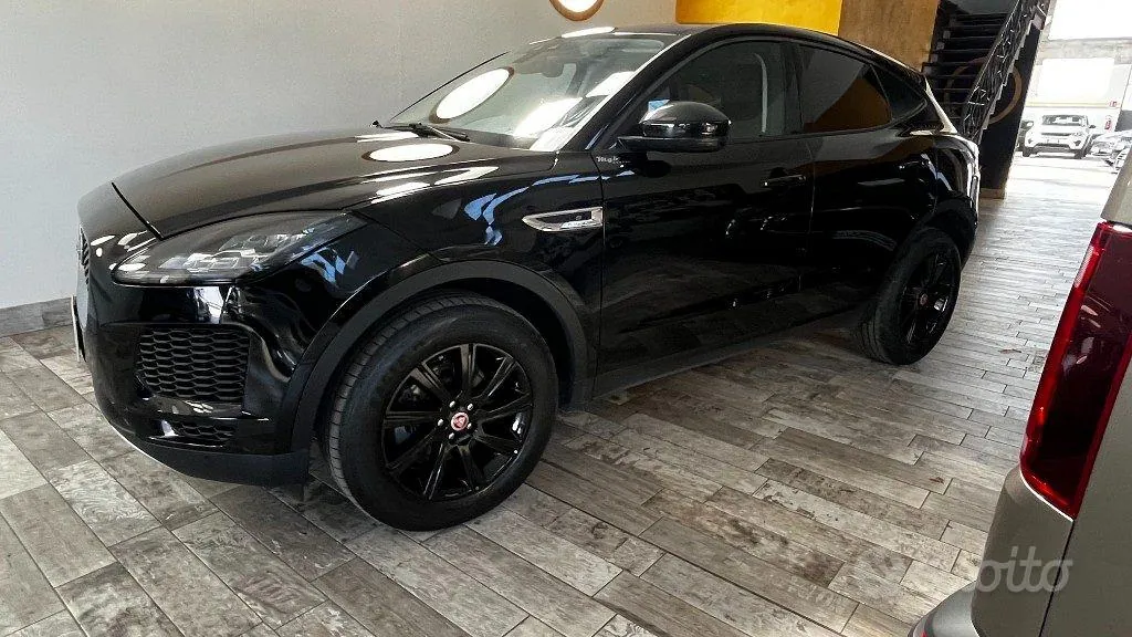 Jaguar E-Pace 2019 photo 3