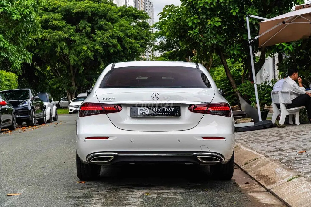 Mercedes-Benz E-Class 2023 photo 4