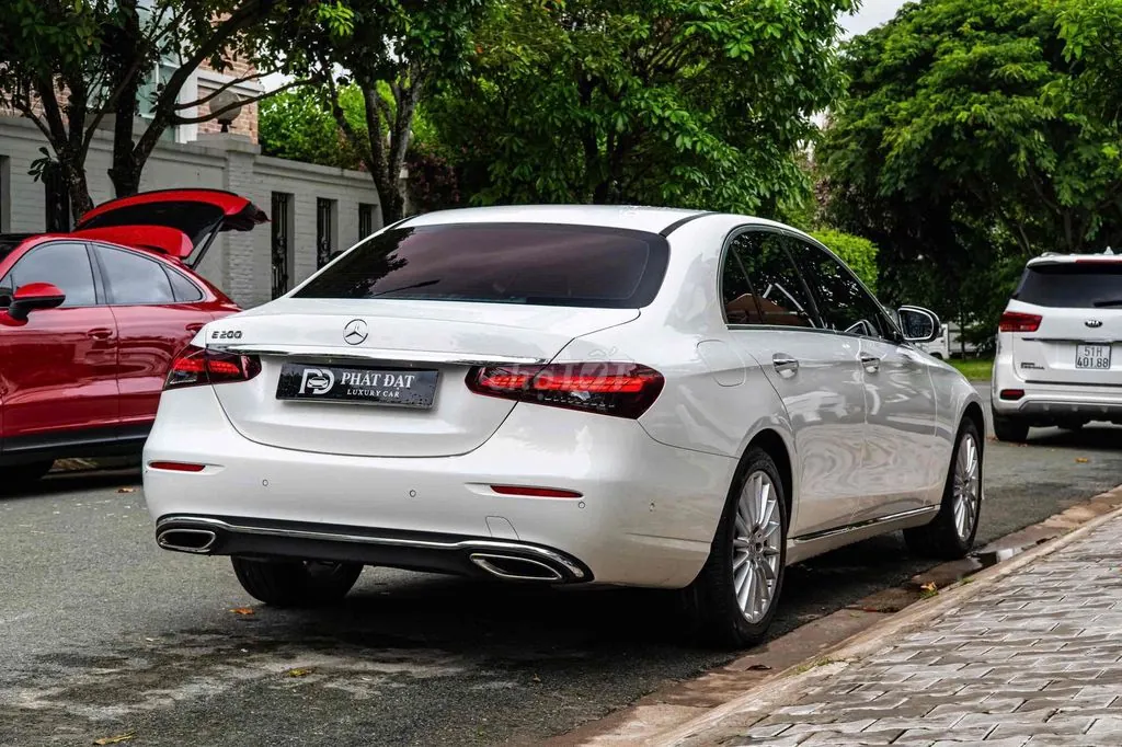 Mercedes-Benz E-Class 2023 photo 5