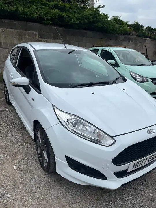 Ford Fiesta 2017 photo 2