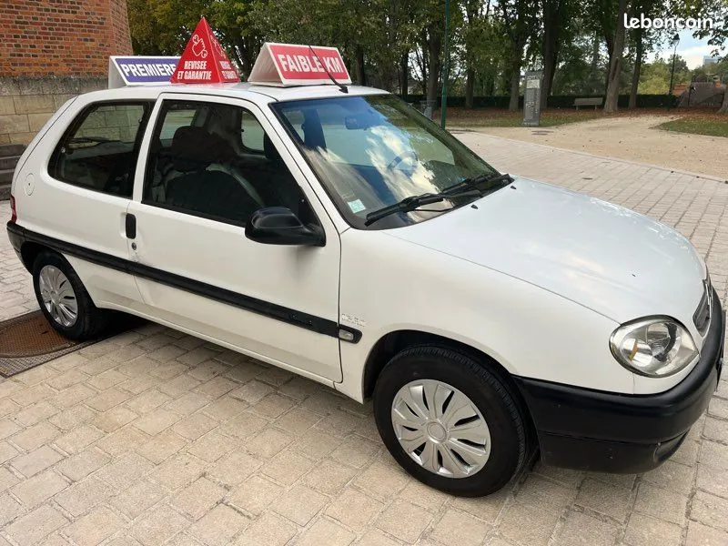 Citroen Saxo 2001 photo 2