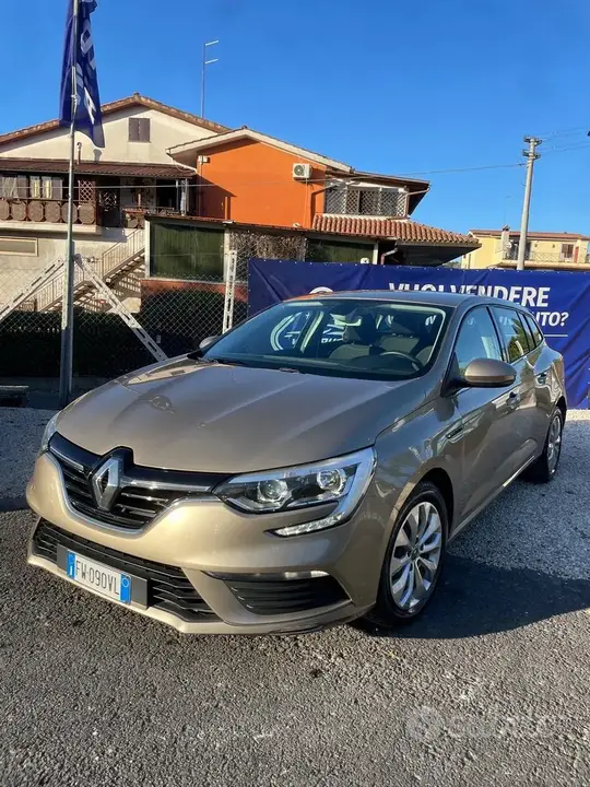 Renault Megane 2019 photo 2