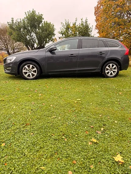 Volvo V60 2015 photo 2