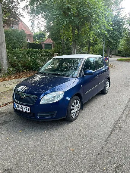 Skoda Fabia 2008 photo 2