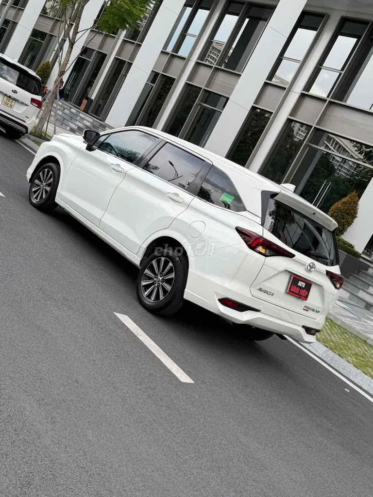 Toyota Avanza Premio 2022 photo 4