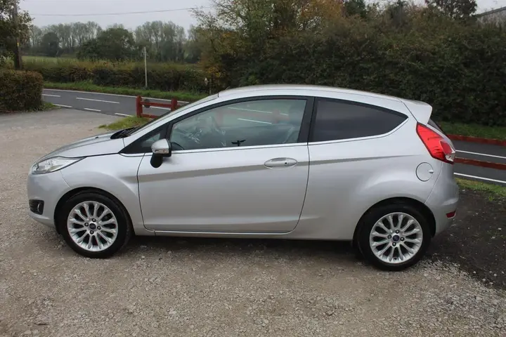 Ford Fiesta 2014 photo 4