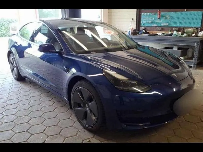 Tesla Model 3 2023 photo 2
