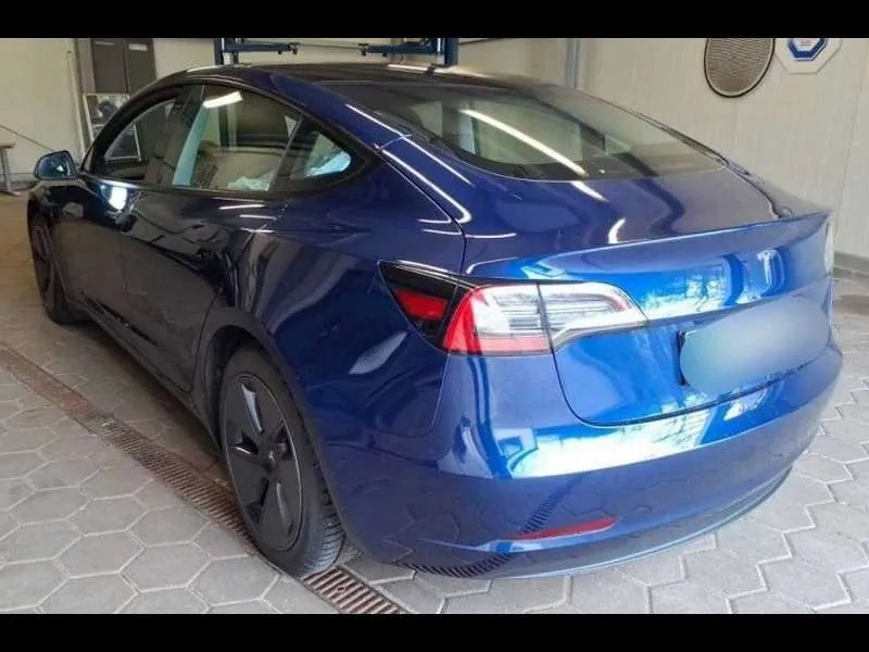 Tesla Model 3 2023 photo 3