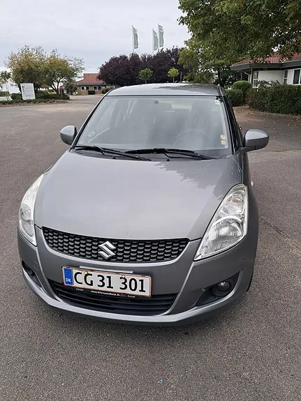 Suzuki Swift 2010 photo 2