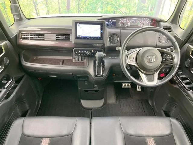 Honda N-Box 2019 photo 2