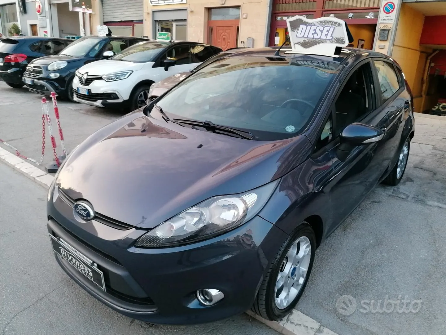 Ford Fiesta 2012 photo 2