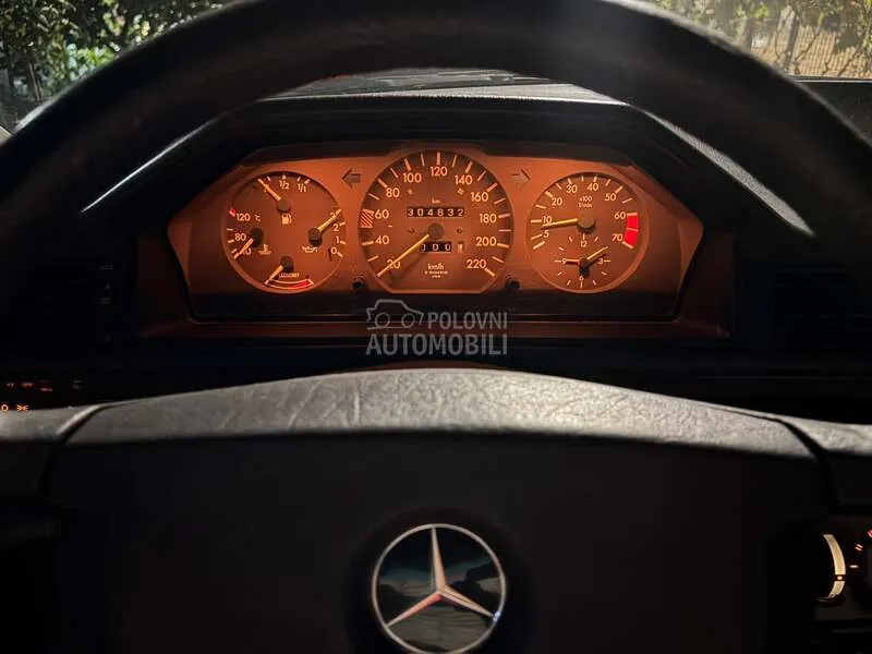 Mercedes-Benz W124 1987 photo 3