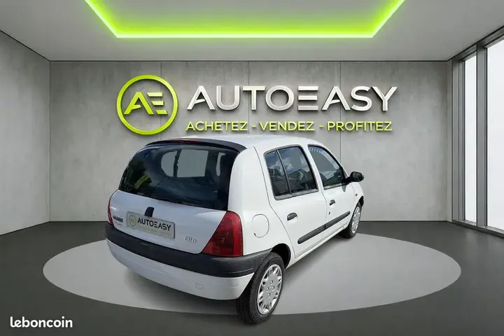 Renault Clio 1999 photo 2