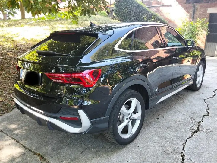 Audi Q3 2021 photo 2