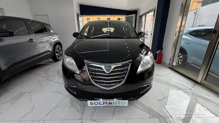 Lancia Ypsilon 2013 photo 2