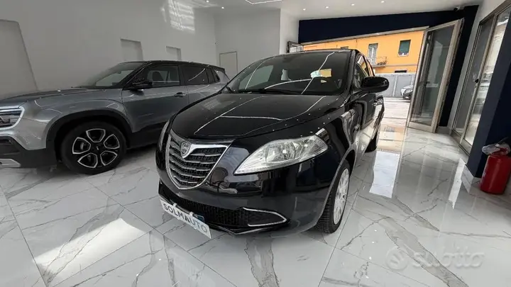 Lancia Ypsilon