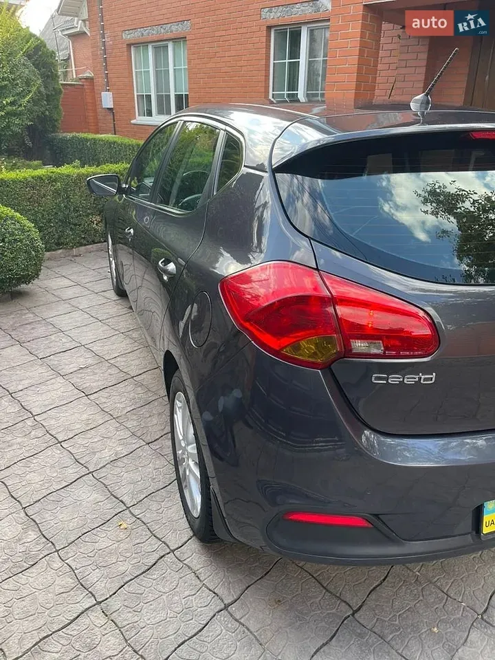 Kia Ceed 2013 photo 4